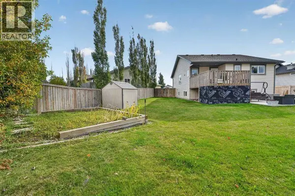 338 Silkstone Cove W, Lethbridge, AB T1J2A3