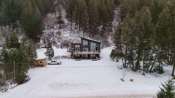 6061 Robertson RD, Williams Lake, BC V2G 4Y5