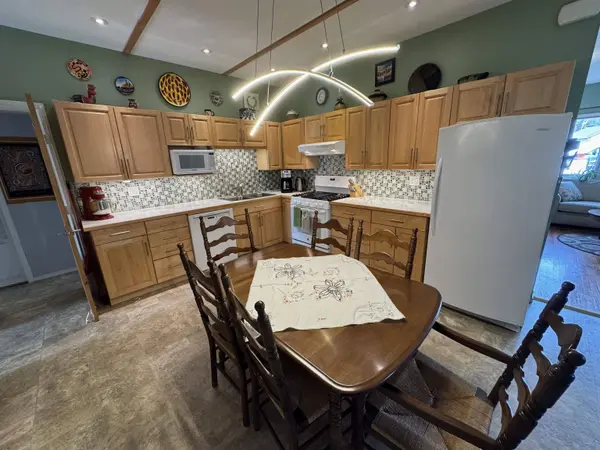 2013 N Third AVE, Williams Lake, BC V2G 2W1