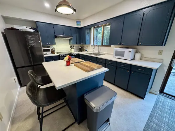 1265 Resker PL, Williams Lake, BC V2G 4H9