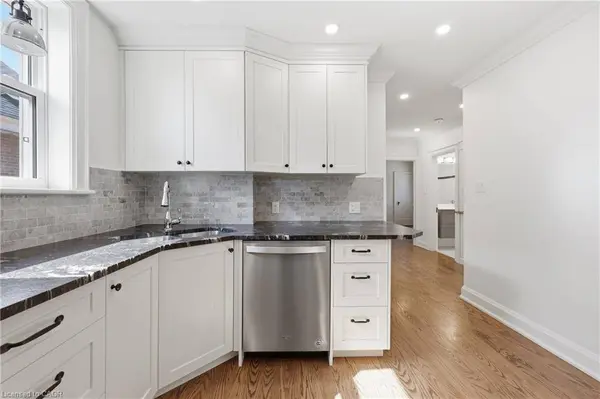 87 Empress Avenue, Hamilton, ON L9A 1M5