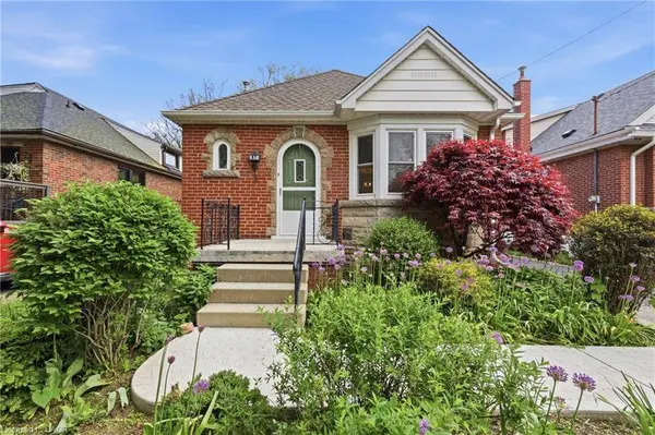 87 Empress Avenue, Hamilton, ON L9A 1M5