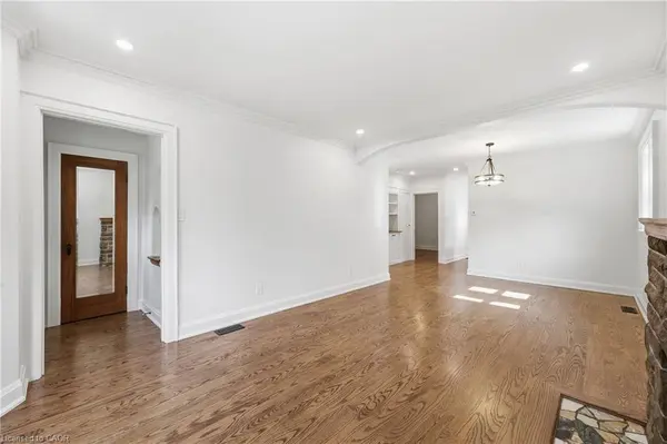 87 Empress Avenue, Hamilton, ON L9A 1M5