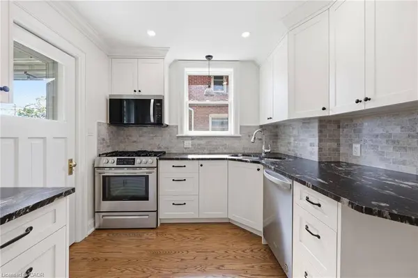 87 Empress Avenue, Hamilton, ON L9A 1M5
