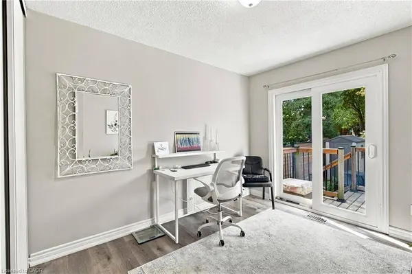 12 Glamis Court, Hamilton, ON L9C 6B3