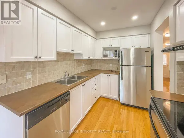 172 GRAY CRESCENT, Ottawa, ON K2K3L8
