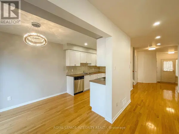 172 GRAY CRESCENT, Ottawa, ON K2K3L8
