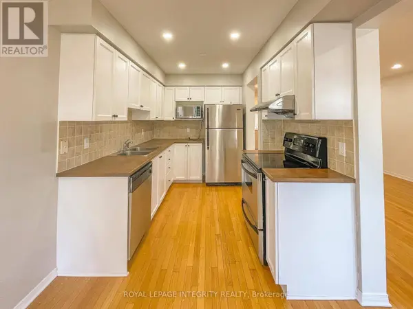 172 GRAY CRESCENT, Ottawa, ON K2K3L8
