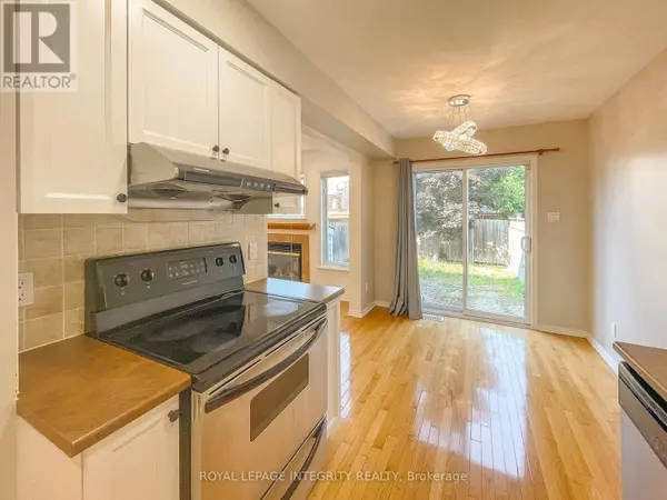 172 GRAY CRESCENT, Ottawa, ON K2K3L8