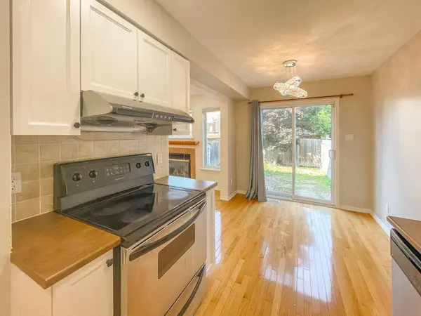 172 GRAY CRES, Kanata, ON K2K 3L8