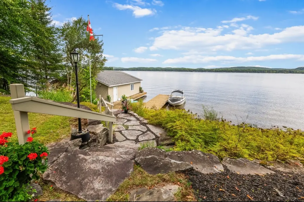 Moose Point Cottage Imae copy