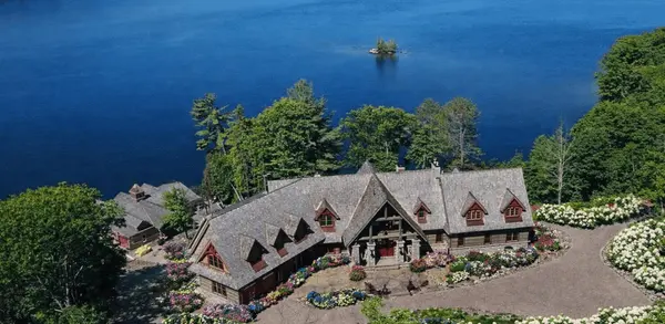 Should I Buy a Cottage in Muskoka Now or Wait?,Dee Dee Weiland