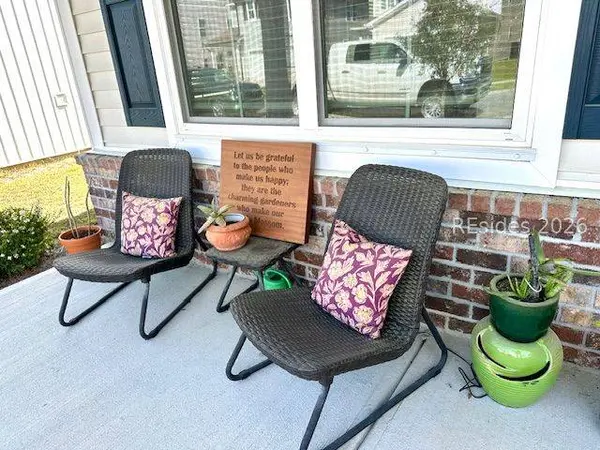 54 Whispering Oaks CIR, Bluffton, SC 29909