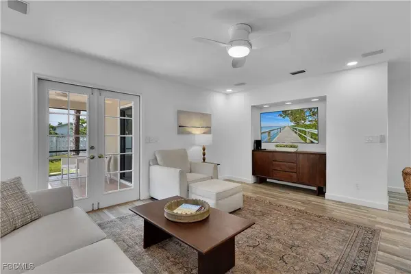 851 98th AVE N, Naples, FL 34108