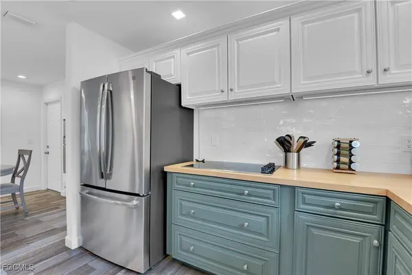 851 98th AVE N, Naples, FL 34108