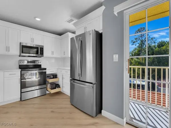 4500 Botanical Place CIR #4, Naples, FL 34112