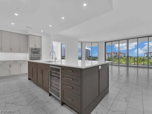 4810 PELICAN COLONY BLVD #401, Bonita Springs, FL 34134