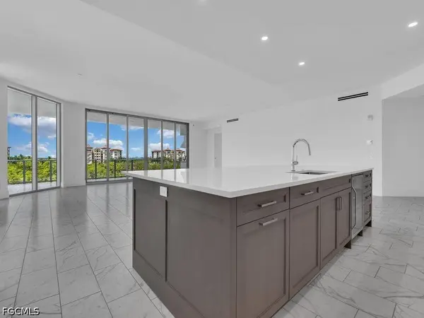 4810 PELICAN COLONY BLVD #401, Bonita Springs, FL 34134