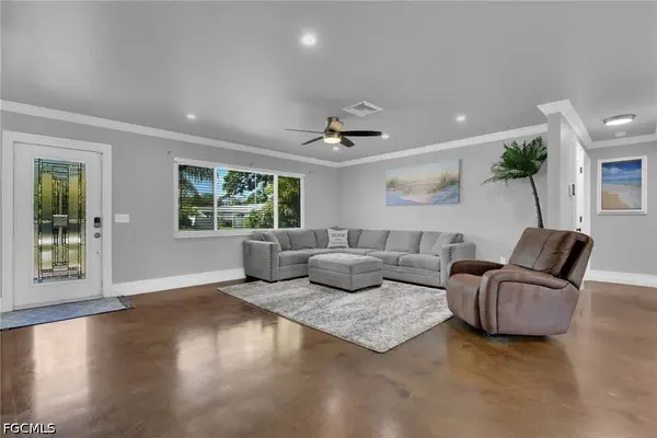 2413 Dover AVE, Fort Myers, FL 33907