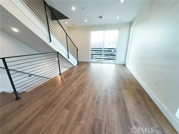 6628 Camellia AVE 6628, North Hollywood, CA 91606