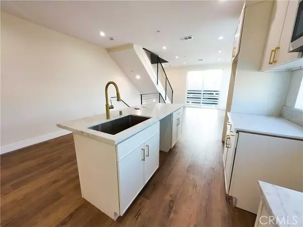 6628 Camellia AVE 6628, North Hollywood, CA 91606