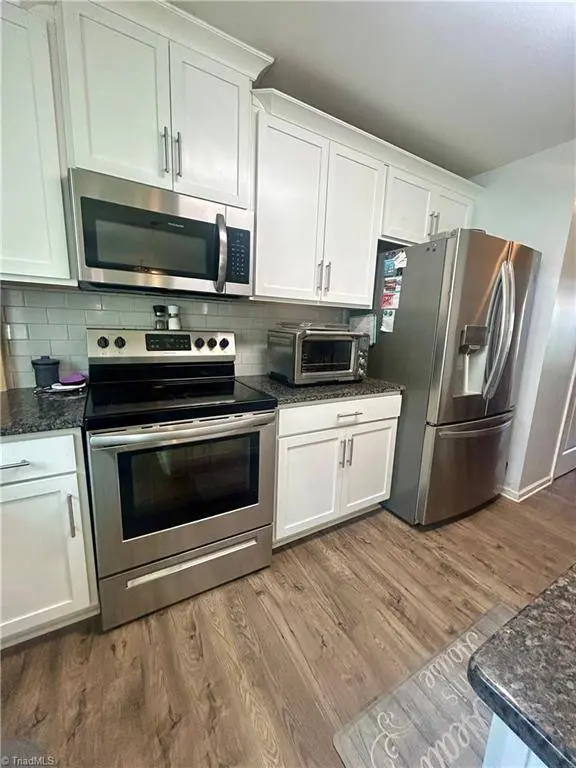 8502 MANSELL CT, Charlotte, NC 28215