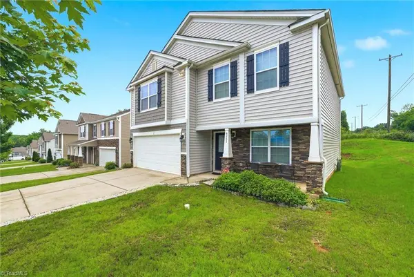 8502 MANSELL CT, Charlotte, NC 28215