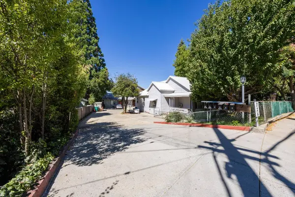 224 Bennett ST