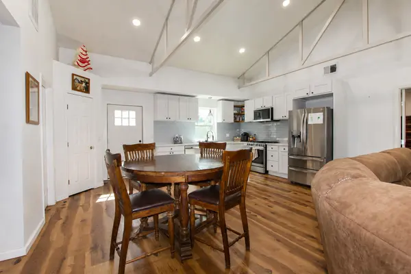 dining area with kitchen open floor plan