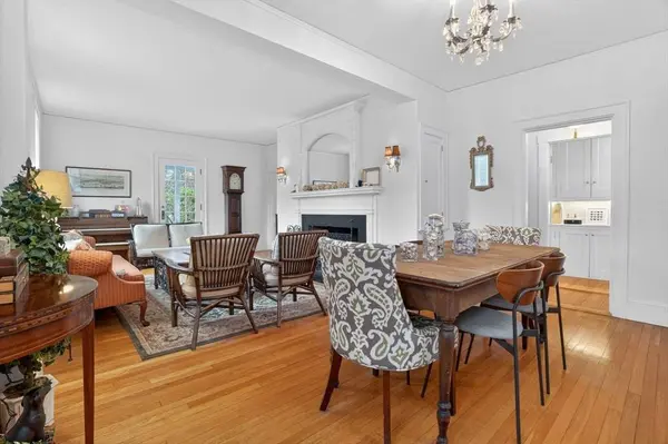 642 Worcester St, Wellesley, MA 02482