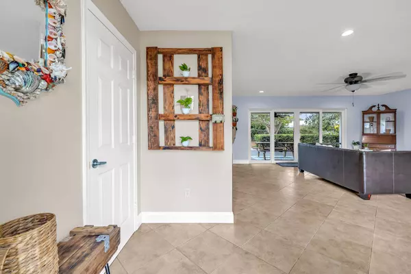 4648 Addison ST, Boca Raton, FL 33428