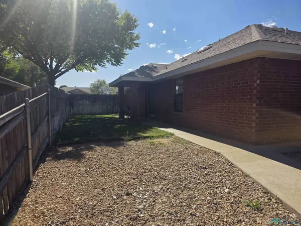 3025 Alhambra Drive, Roswell, NM 88201