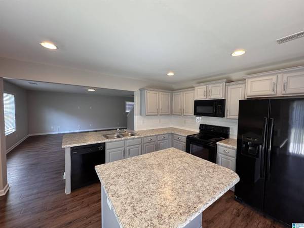 270 SARAH WAY, Kimberly, AL 35091