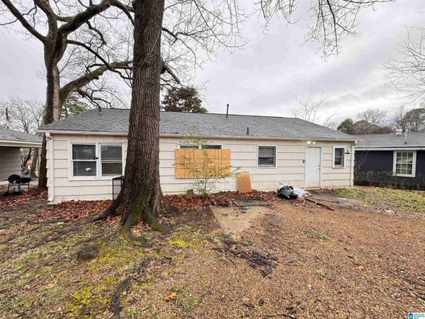 1101 CAROL CIRCLE, Midfield, AL 35228