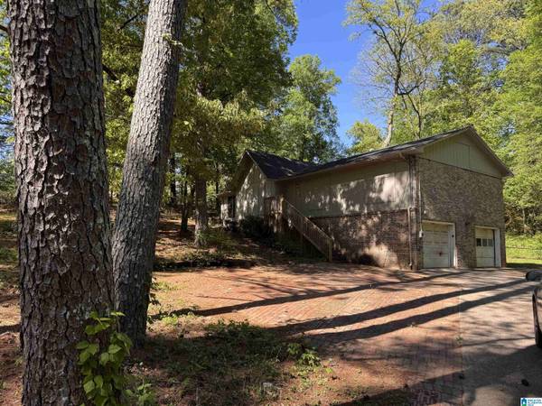 1005 DAWN DRIVE, Birmingham, AL 35235