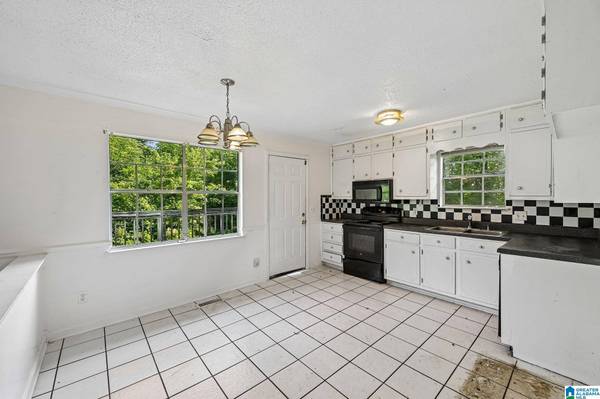 620 CRESAP CIRCLE NE, Birmingham, AL 35215