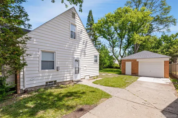 17366 Centralia, Redford Charter Township, MI 48240