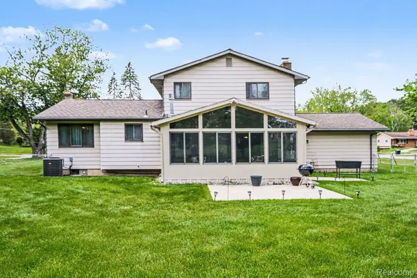 1148 Carter DR, Flint Charter Township, MI 48532