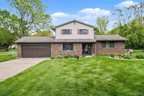 1148 Carter DR, Flint Charter Township, MI 48532