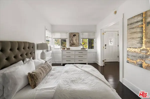 2951 Park Center Dr, Los Angeles, CA 90068