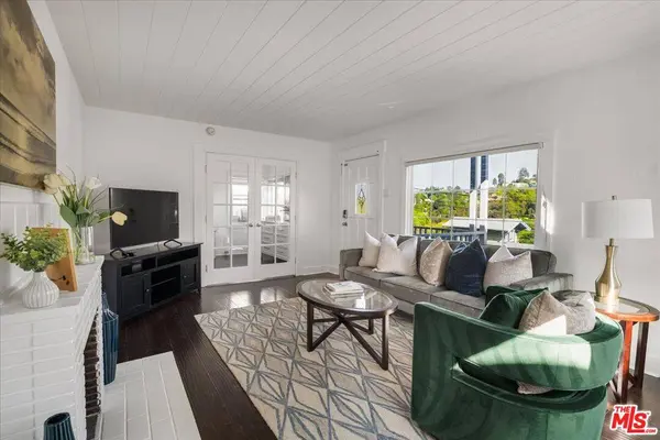 2951 Park Center Dr, Los Angeles, CA 90068