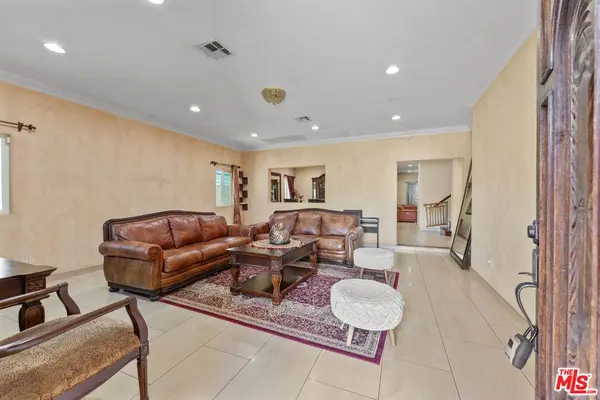 3332 Tilden Ave, Los Angeles, CA 90034