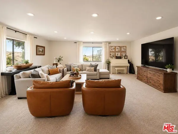 31383 Overcrest Dr, Redlands, CA 92374
