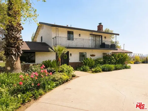 31383 Overcrest Dr, Redlands, CA 92374