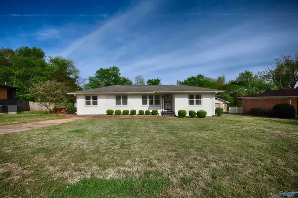 2418 Crestwood Drive SW, Huntsville, AL 35805