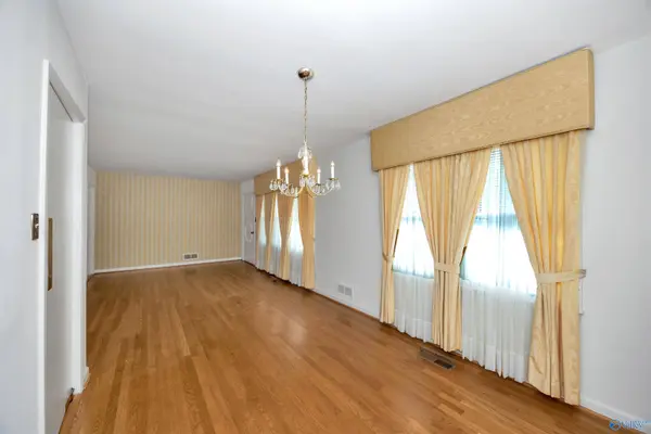 2418 Crestwood Drive SW, Huntsville, AL 35805