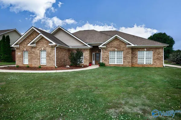 122 Meadow Ridge Drive, Hazel Green, AL 35750