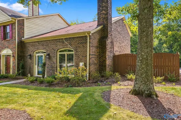 260 W Lake Circle, Madison, AL 35758