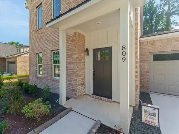 809 S Colbert ST, Dayton, TX 77535
