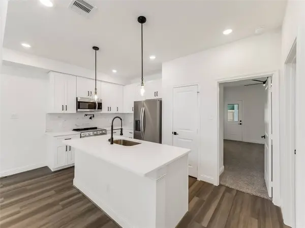 809 S Colbert ST, Dayton, TX 77535